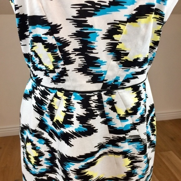 Tahari Bodycon A-Line Dress Size 6 - Picture 3 of 4